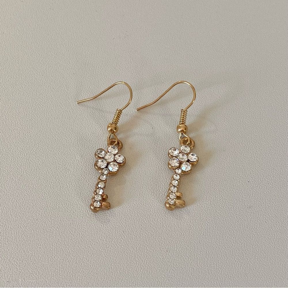 4/$15 Rhinestone Diamond Flower Key Drop Earrings